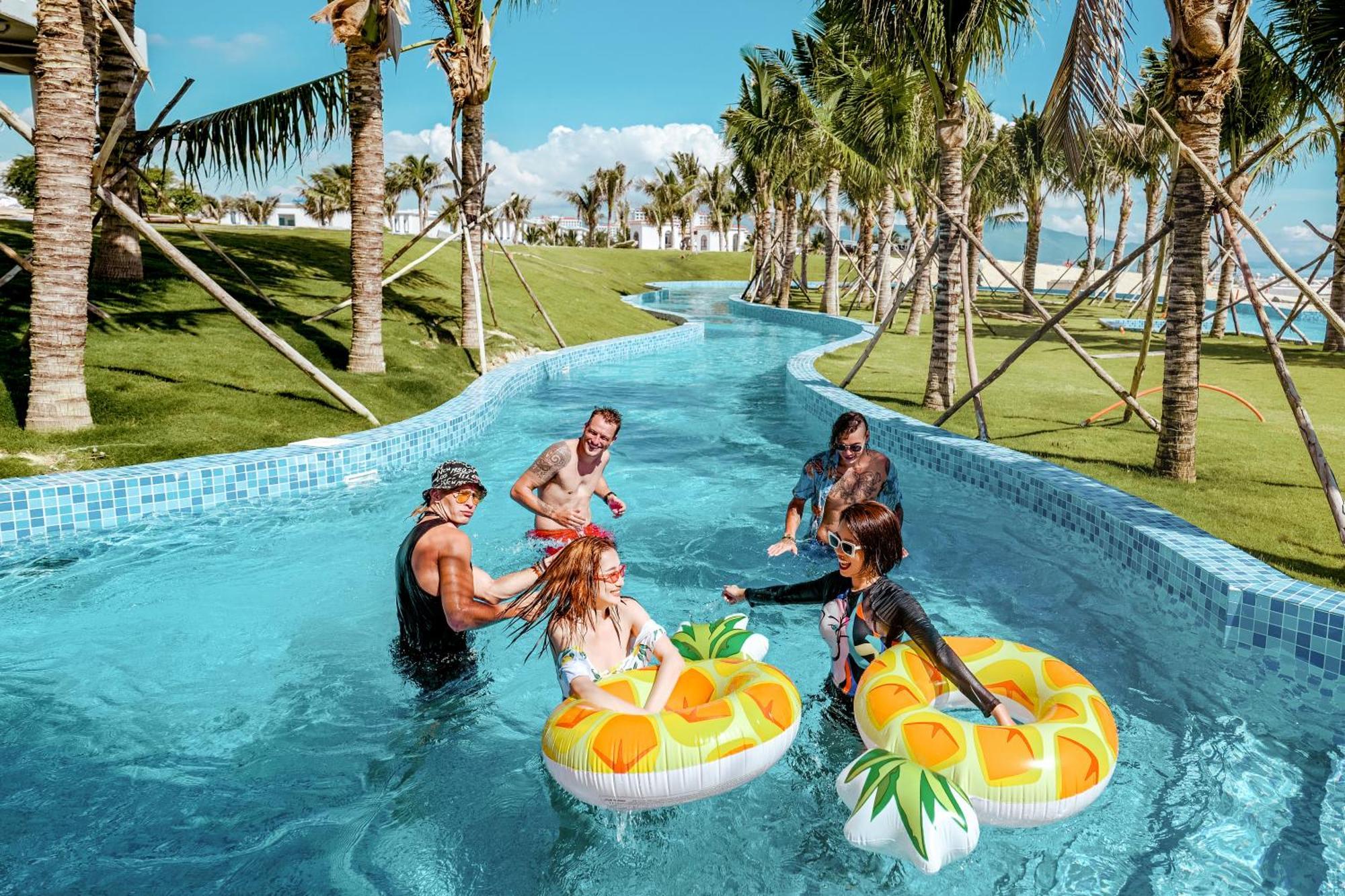 The Empyrean Cam Ranh Beach Resort Extérieur photo